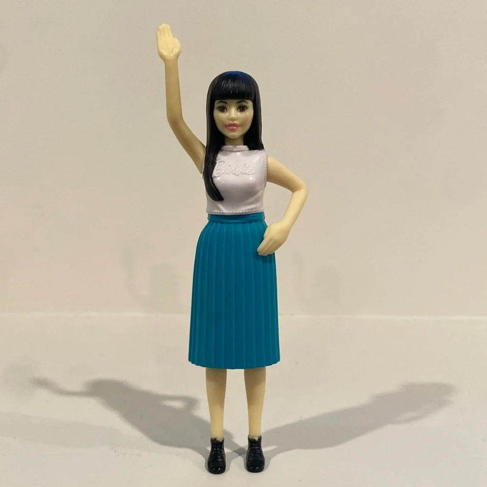 2022 Barbie Burger King Happy Meal Toy    girls dolls doll action figure toys